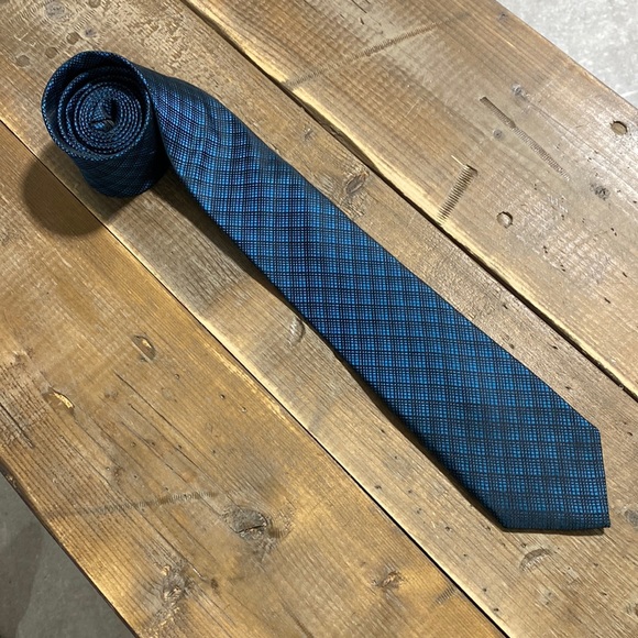 RW & Co Tie - Picture 2 of 3